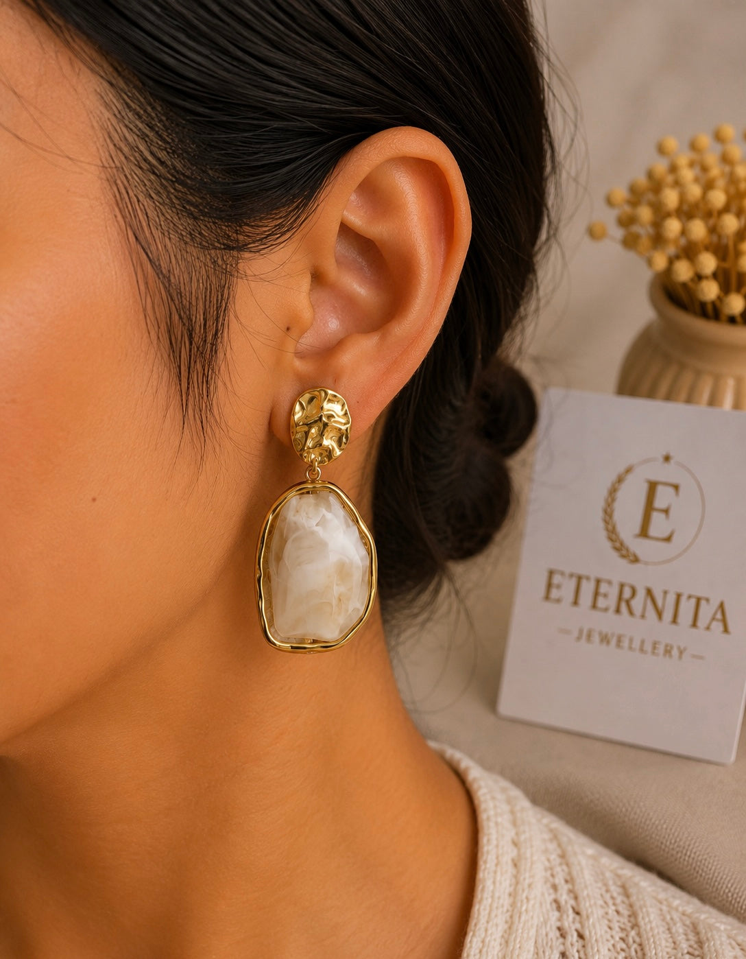 Boucles d’Oreilles Pierre Blanche Dorée
