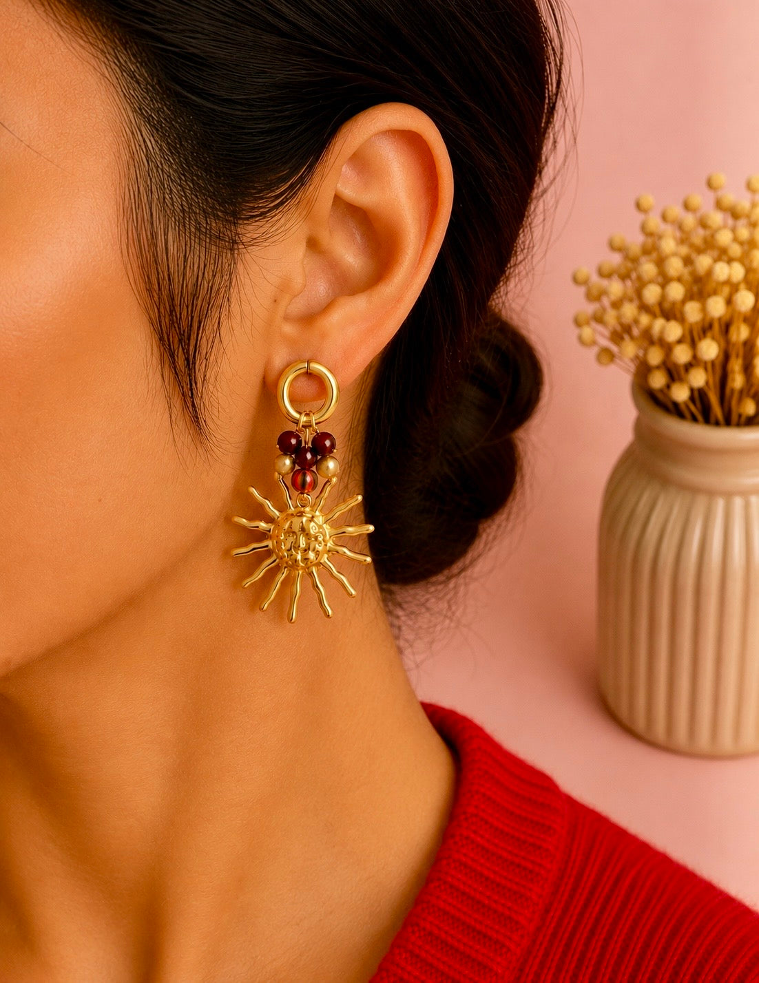 Boucles d’Oreilles Soleil Doré & Perles Bordeaux